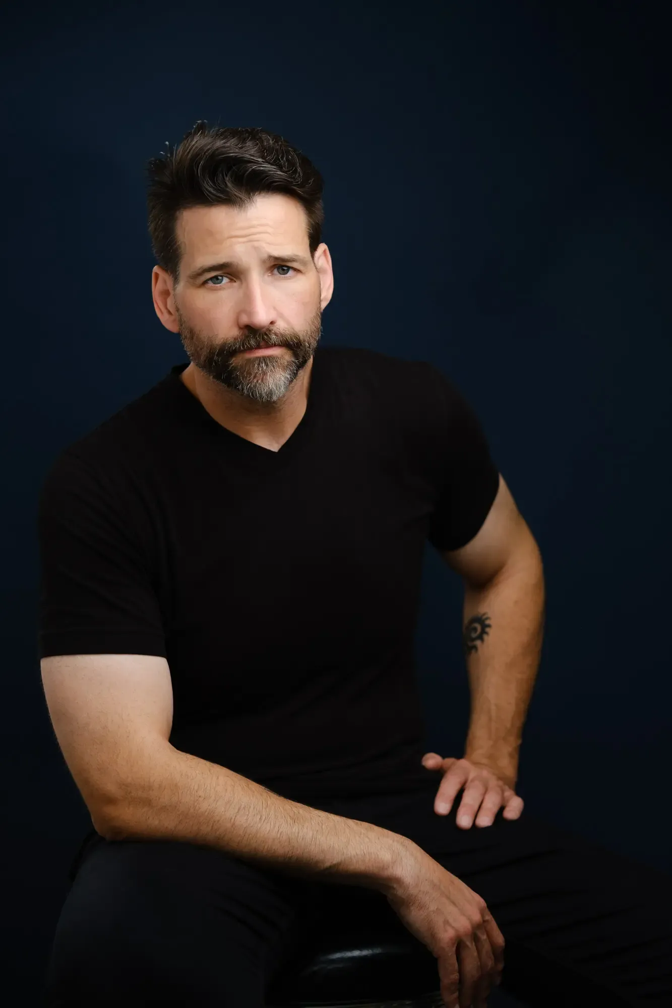 Calgary actor headshot - Dave Greason performer portrait